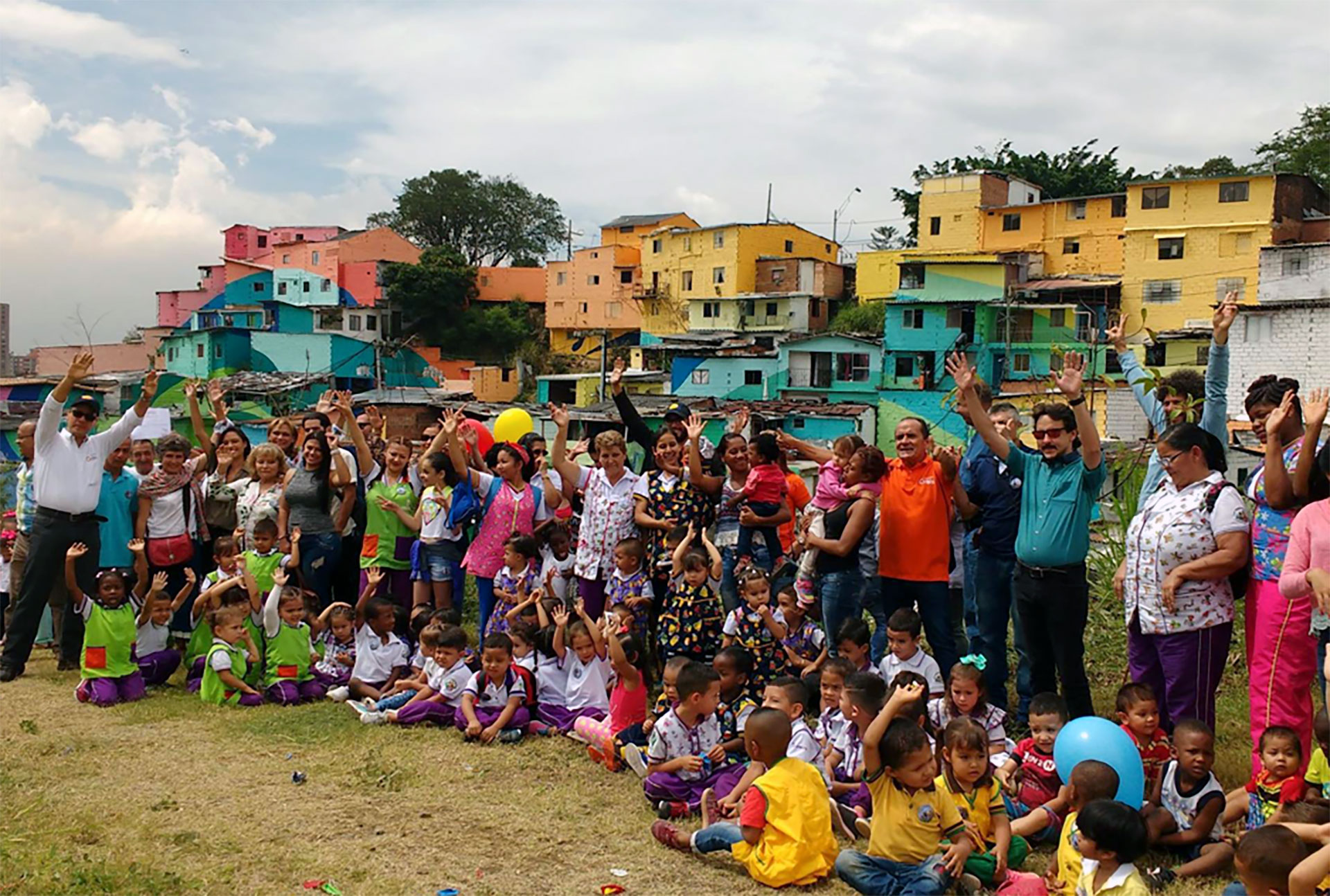 Entregamos Ondas de Color en El Pesebre